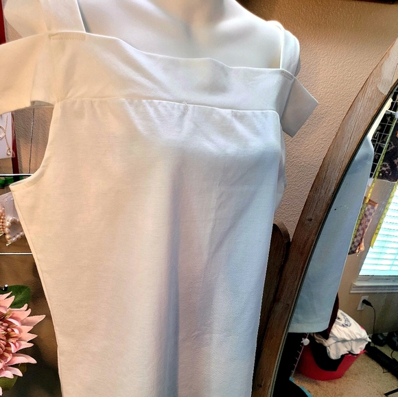 women's blouse - Picture 2 of 4